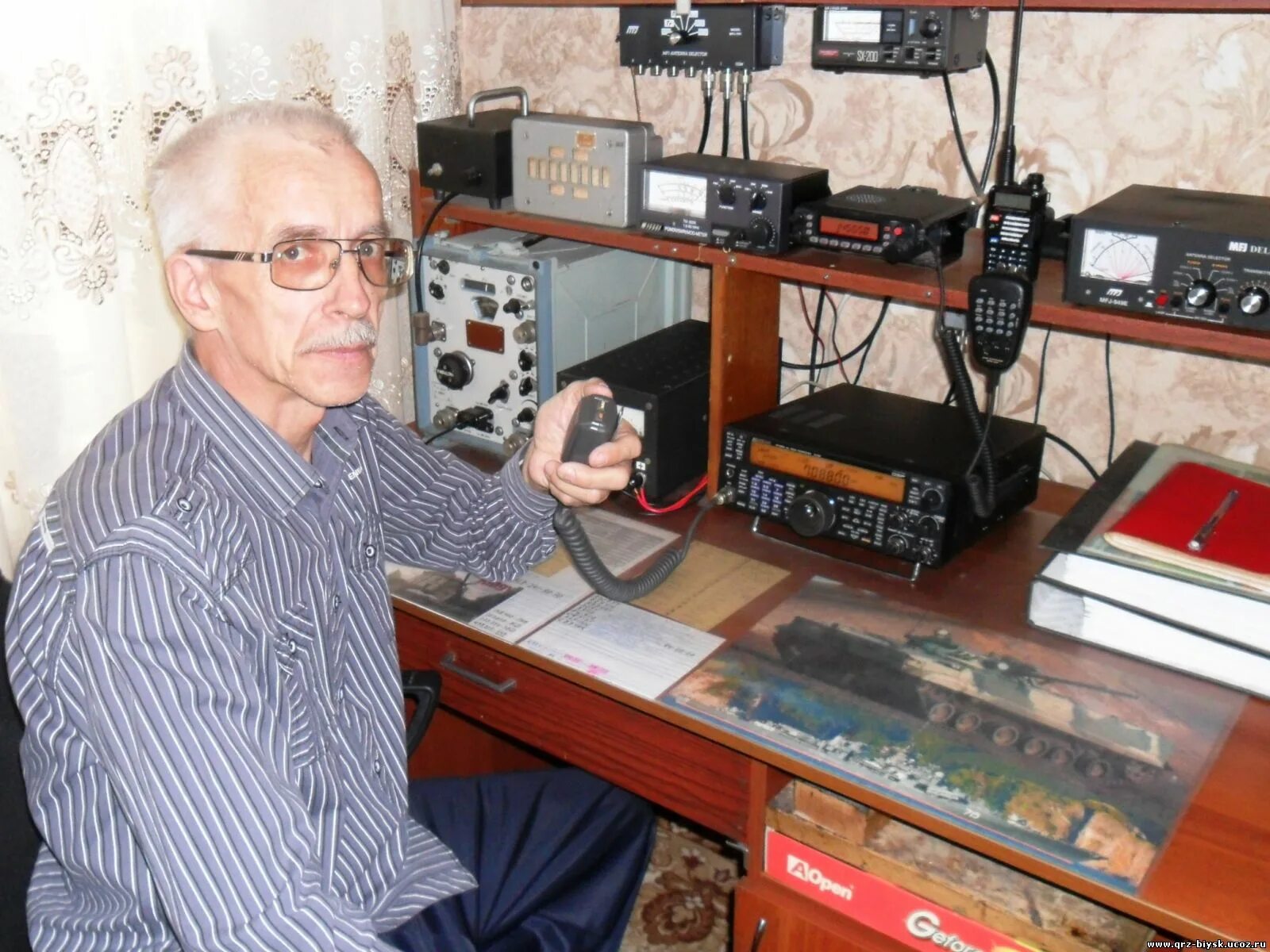 фото радиолюбителей коротковолновиков. Ra3tox синтезатор. аппаратура радиолюбителя. выставка радиолюбителей. сайты радиолюбителей коротковолновиков.