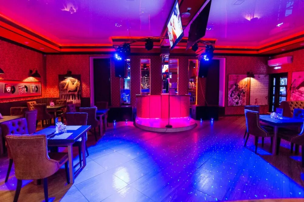 Гидра бар брянск. Баку брянск караоке. Соло караоке новый арбат. Караоке бар винил. Караоке solo брянск.