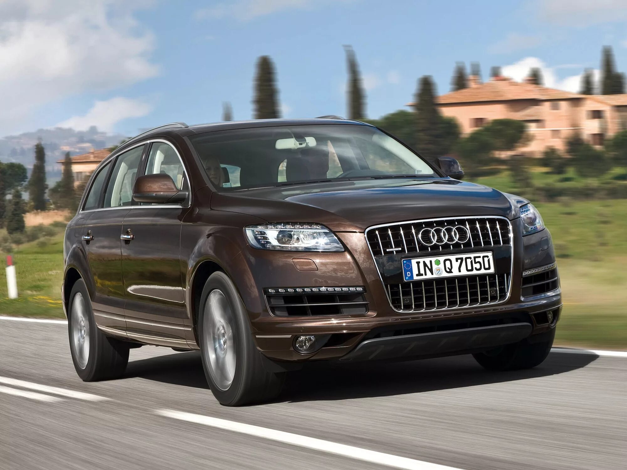 Audi q7 007. Ауди джип q7. Ауди q7 quattro. Audi q7 2012 3. Ауди q8 2008.