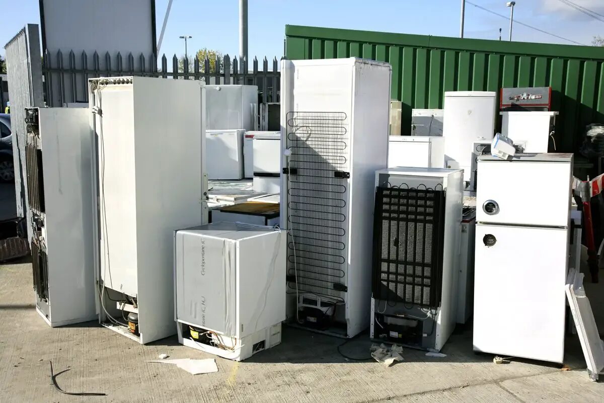 Утилизация холодильников. Свалка холодильников. Утилизация бытовой техники. Свалка холодильников. Утилизация холодильников в нижнем новгороде.