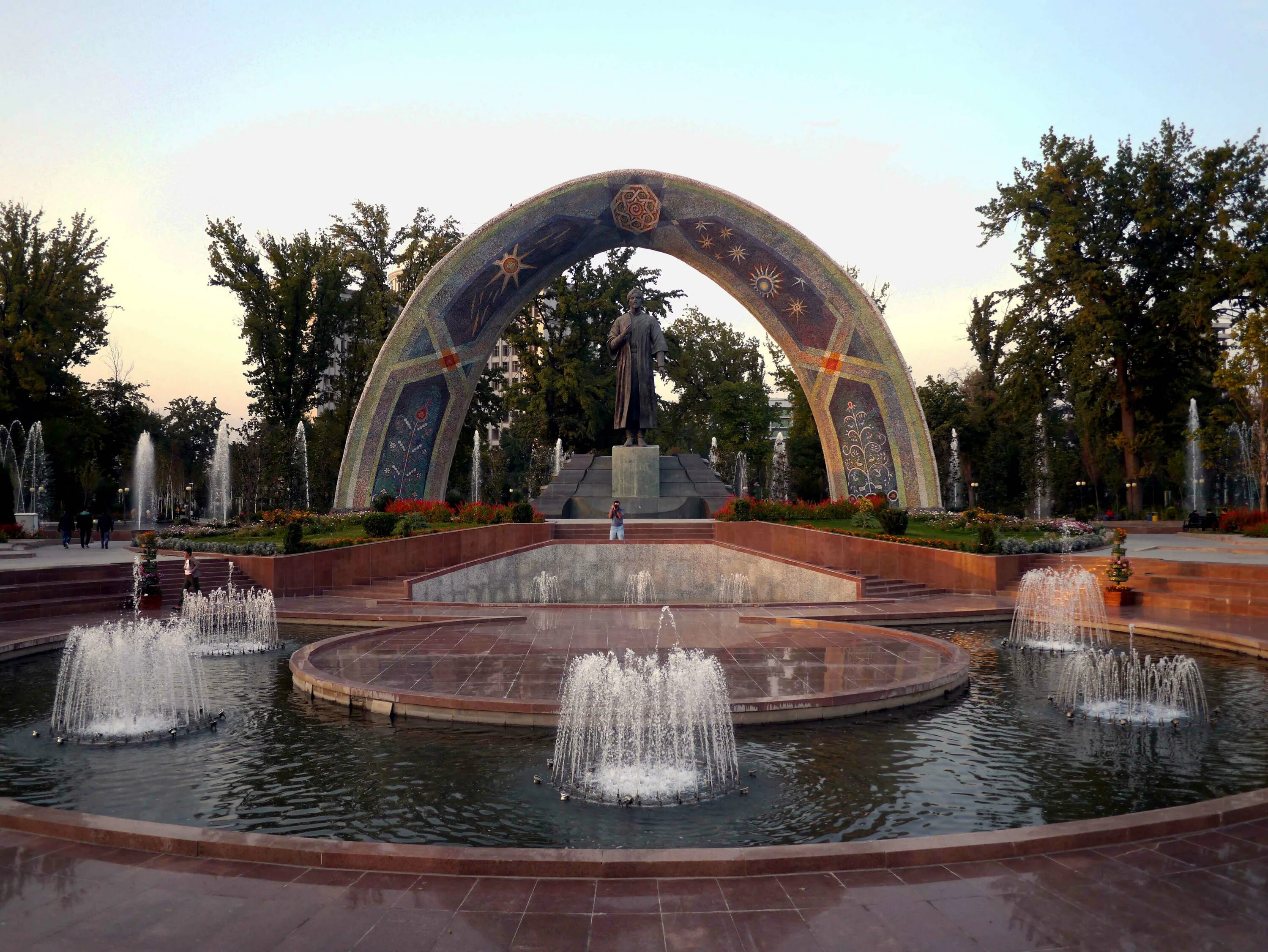 Боги пойтахт достопримечательности душанбе. Душанбе места. Таджикистан город рудаки. Столица душанбе столица таджикистана. Душанбе места.