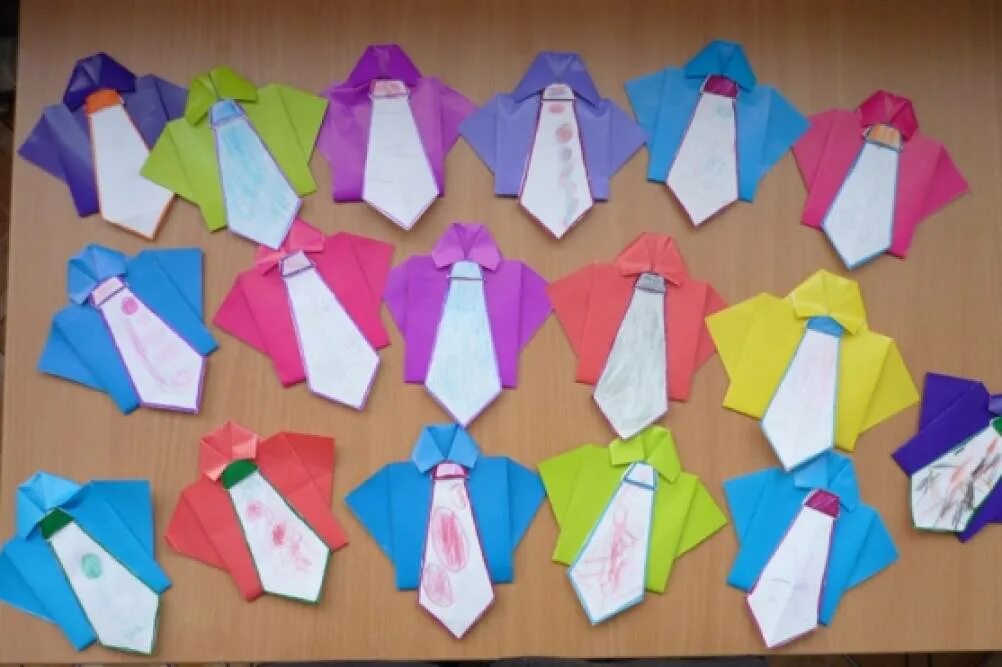 Поделки на 23 февраля для детей. Подарки папам в детском саду младшая группа. Подарок на 23 февраля подготовительная группа. Подарки для пап в средней группе. Подарок папе на 23 февраля своими руками в детском саду.