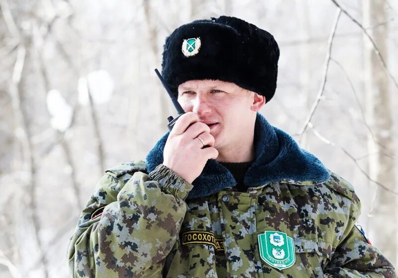 Инспектор охотнадзора. Производственный охотничий инспектор. Государственный охотничий инспектор. Андрей графеев охотинспектор. Инспектор охотнадзора.