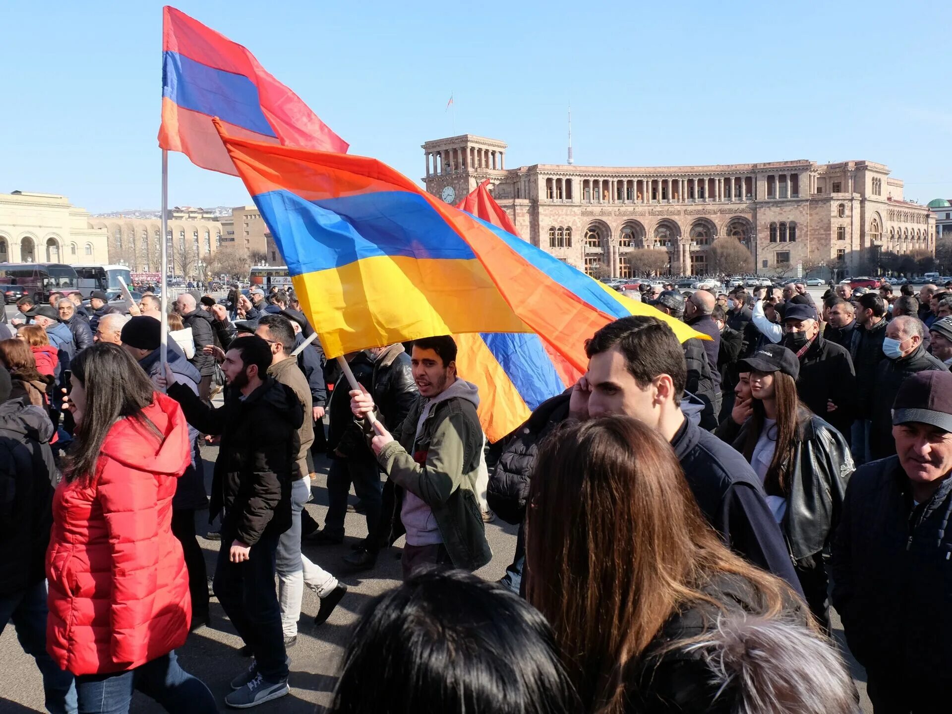 Приехал в ереван. Протесты в Армении 2021. Революция в Армении 2022. Антироссийские протесты в Армении 2022. Митинг Армении против Пашиняна.