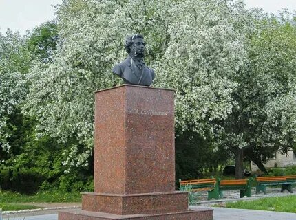 Памятники города волжска
