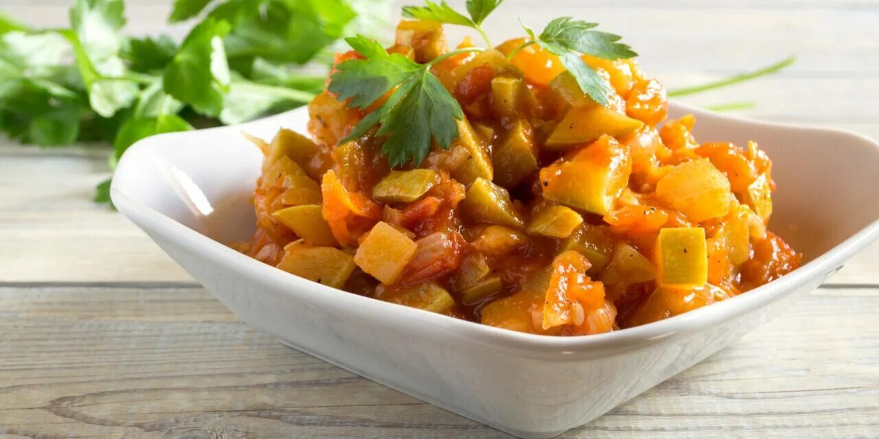 Репа тушеная. Репа тушеная с яблоками и изюмом. Репа тушеная. Репа тушеная с овощами. Репа тушеная.