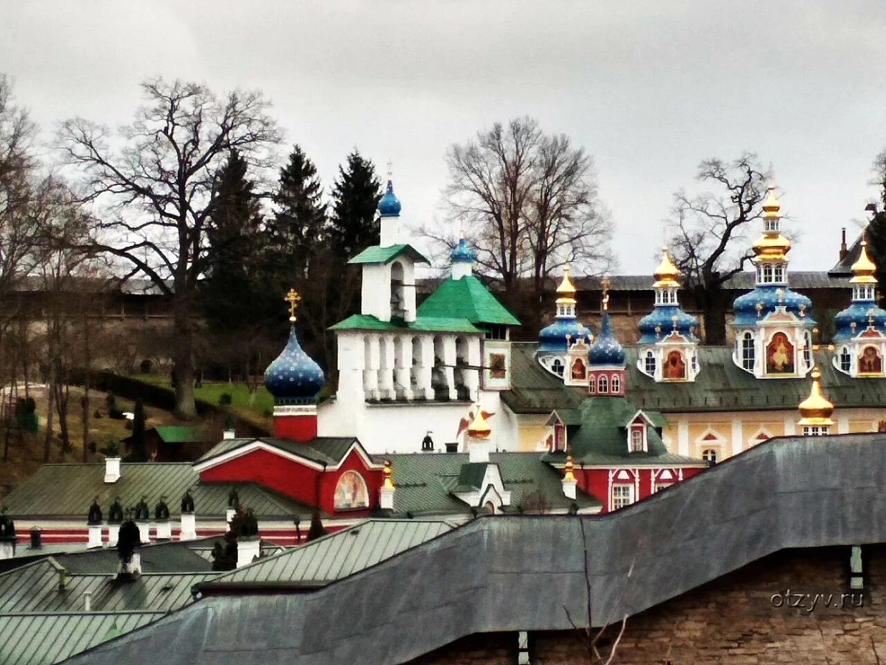 Свято-успенский псково-печерский монастырь. Печоры псковской области монастырь. Москва печоры псковские. Москва печоры псковские. Архитектурный ансамбль псково-печерского монастыря.