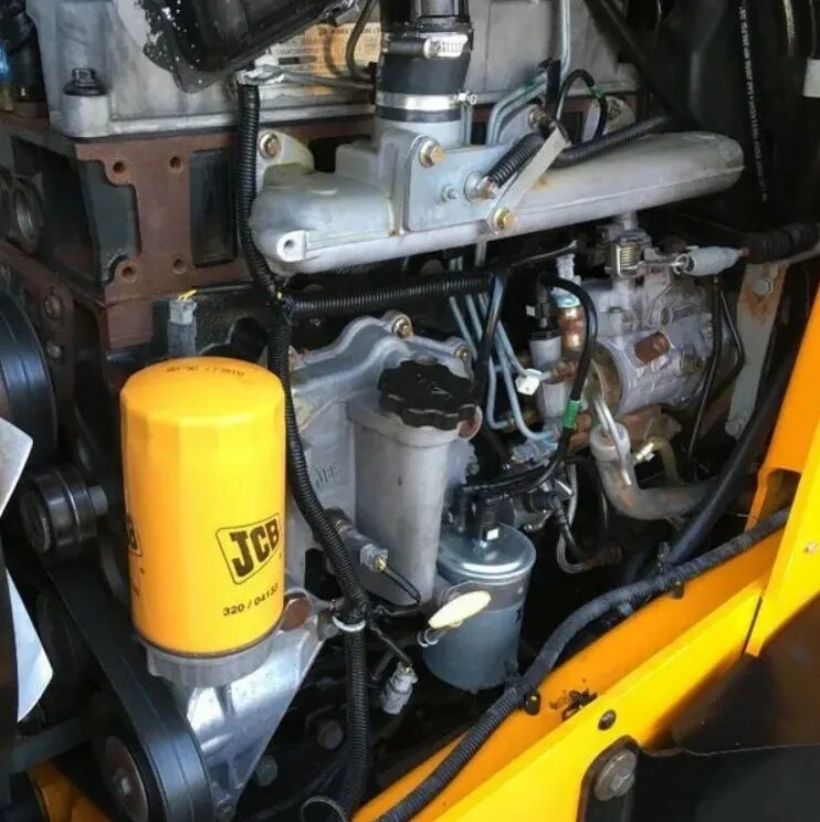 Цилиндра jcb 3cx. Двигатель JCB 3cx. Двигатель JCB 4cx. 3 4 Цилиндр ДВС JCB 3cx. Моторный отсек JCB 3cx.