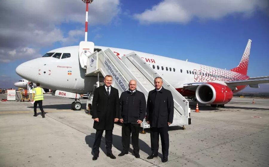 аэропорт минеральные воды официальный сайт. самолеты кмв. победа москва минеральные воды самолет. аэропорт минеральные воды. аэропорт минеральные воды впп.