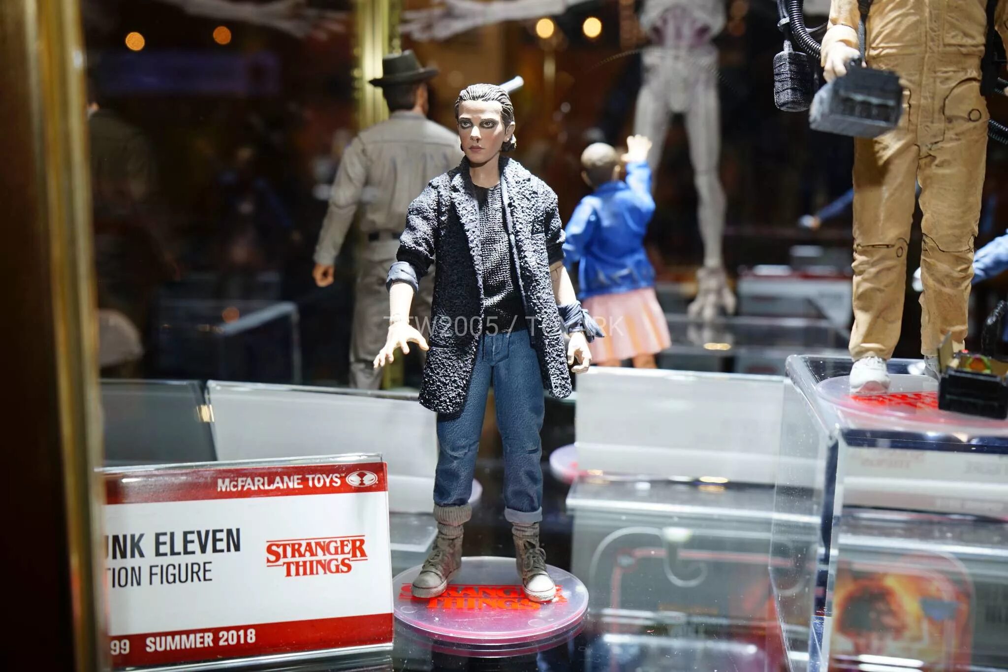 Фигурки осд макфарлейн. Фигурка хоппер очень странные дела. Mcfarlane toys одиннадцать. Очень странные дела фигурки майк. Stranger things фигурки mcfarlane.