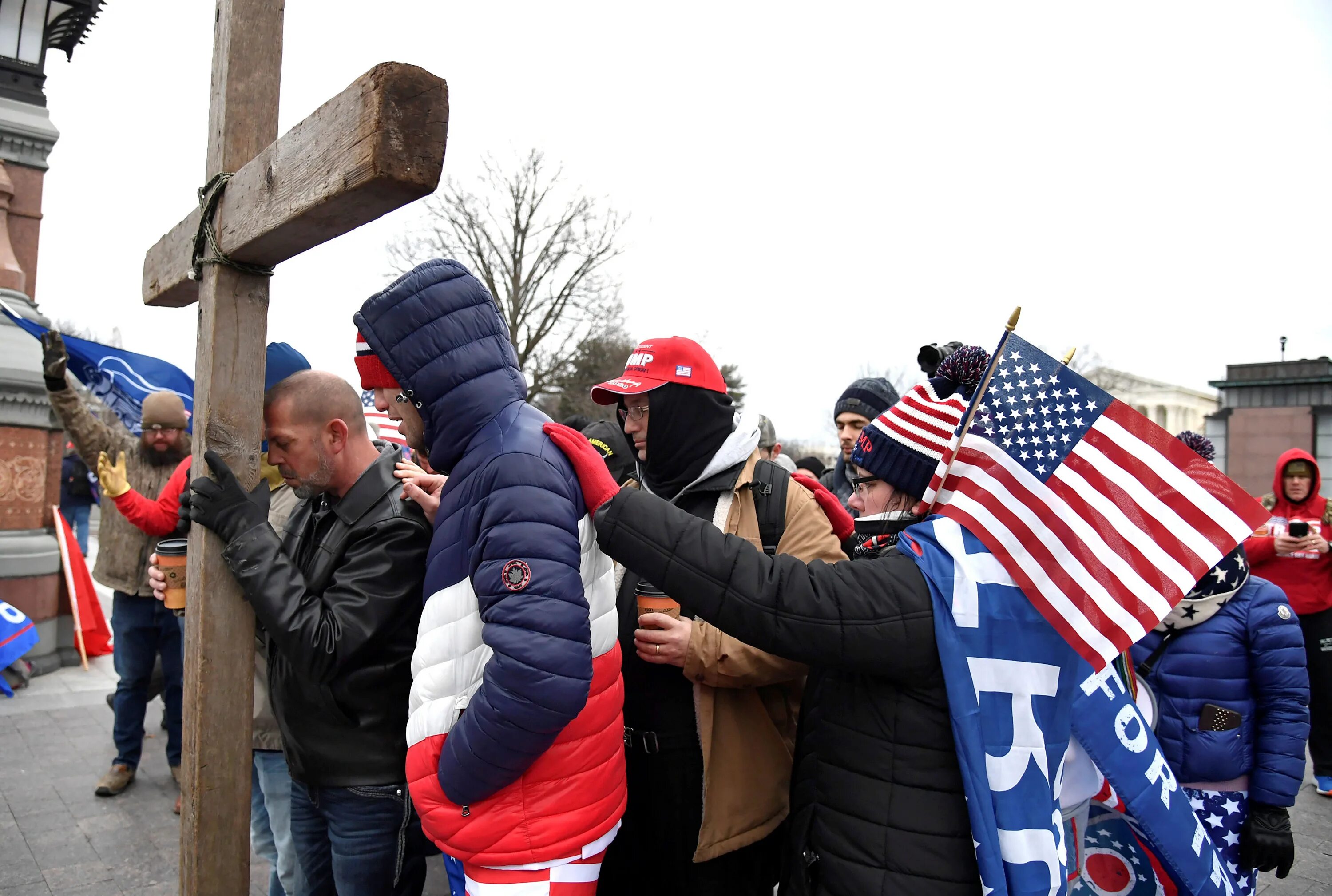 Митинг в сша в поддержку. Митинг в поддержку сша. протесты в поддержку трампа. usa urgent healhg.