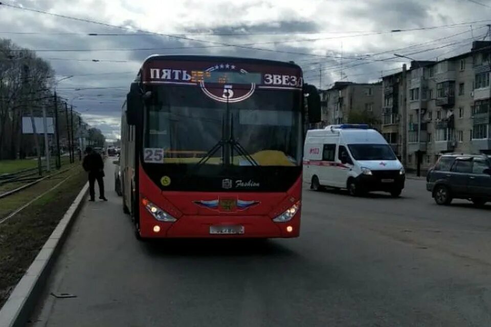 25 автобус хабаровск. 25 автобус хабаровск. Общественный транспорт хабаровска. Автобус 25 хабаровск. Дэу бс 106 автобус.
