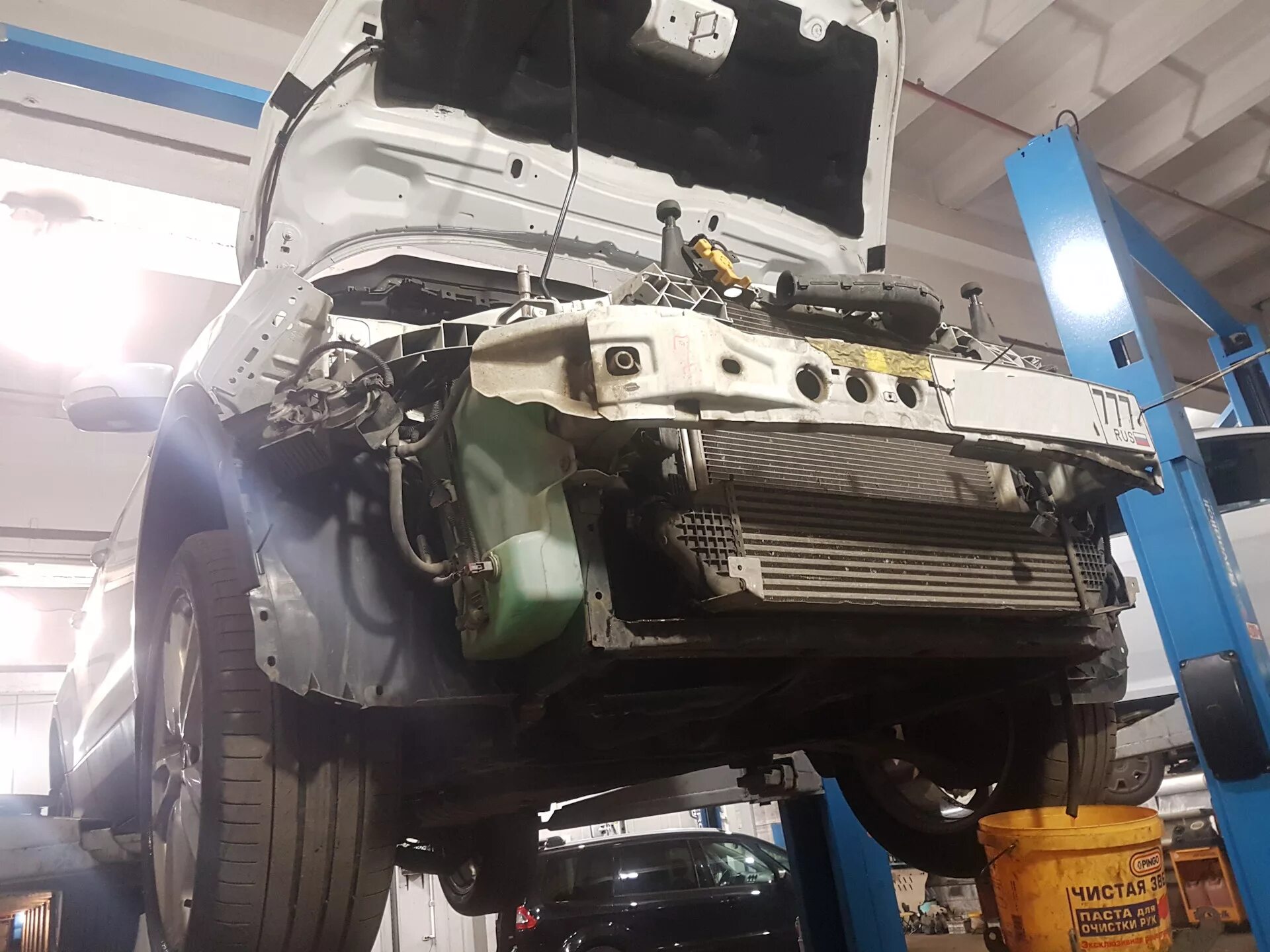 Как снять радиатор форд куга 2 Замена радиатора ОЖ Ford Kuga 2.5T Золотая Ракета Ford Kuga (1G), 2,5 л, 2011