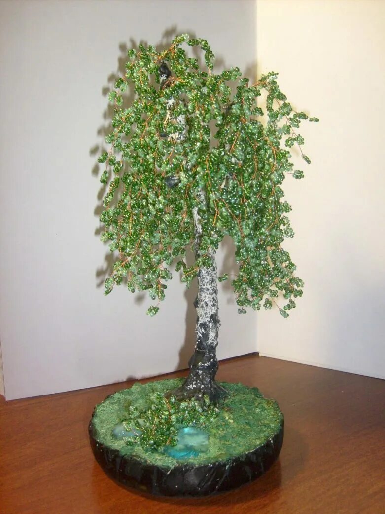 Дерево из пайеток. Берёзка из бисера мастер. Деревья из бисера мастер класс. Поделка русская березка. Бисерное дерево береза.