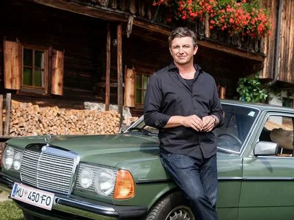 Hans Sigl als Dr. Martin Gruber in 'Der Bergdoktor'. 