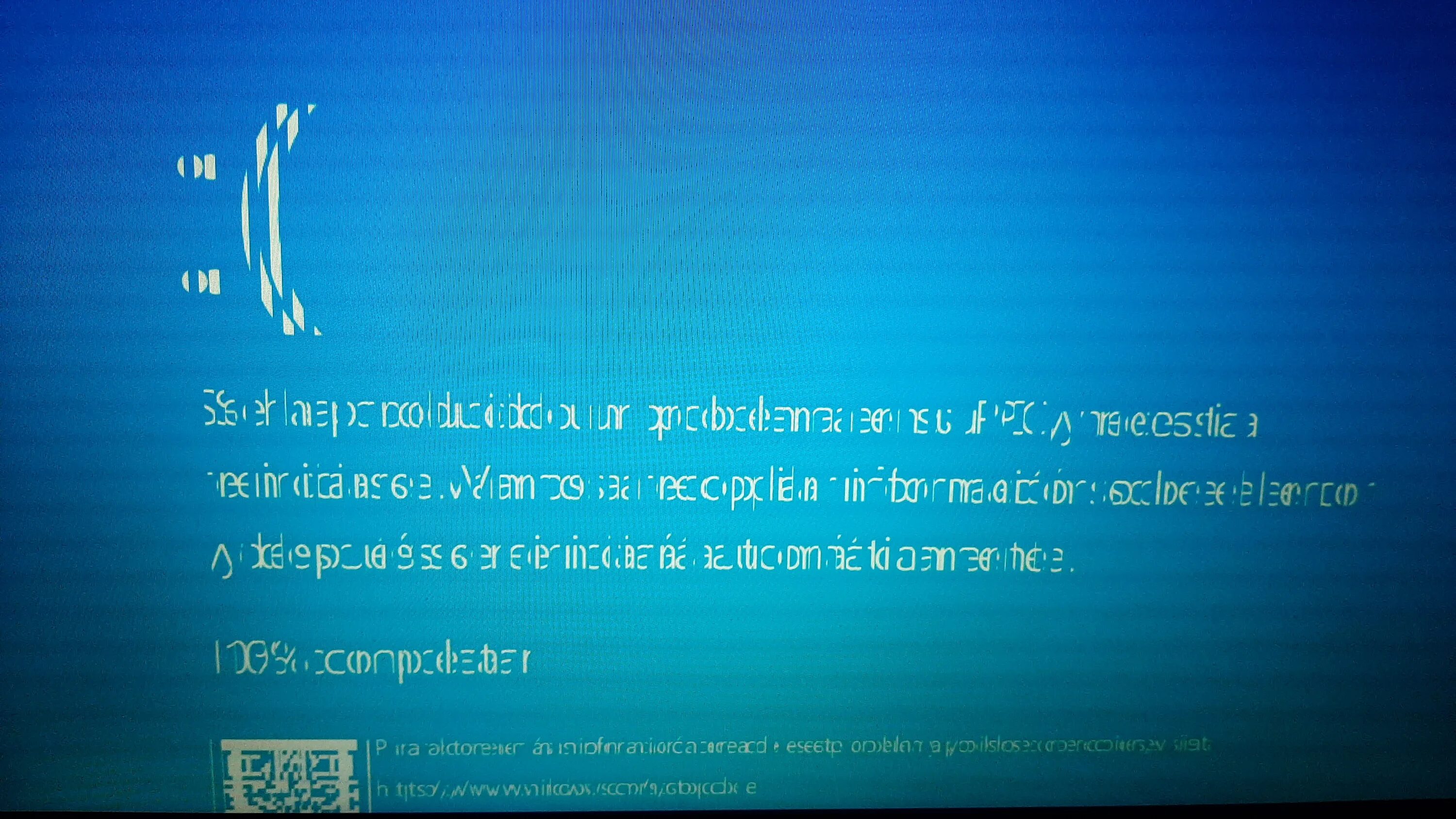 Синий экран смерти Windows 10. Синий экран смерти Wind 10. Голубой экран. Синий экран с улыбкой. Windows 10 иероглифы