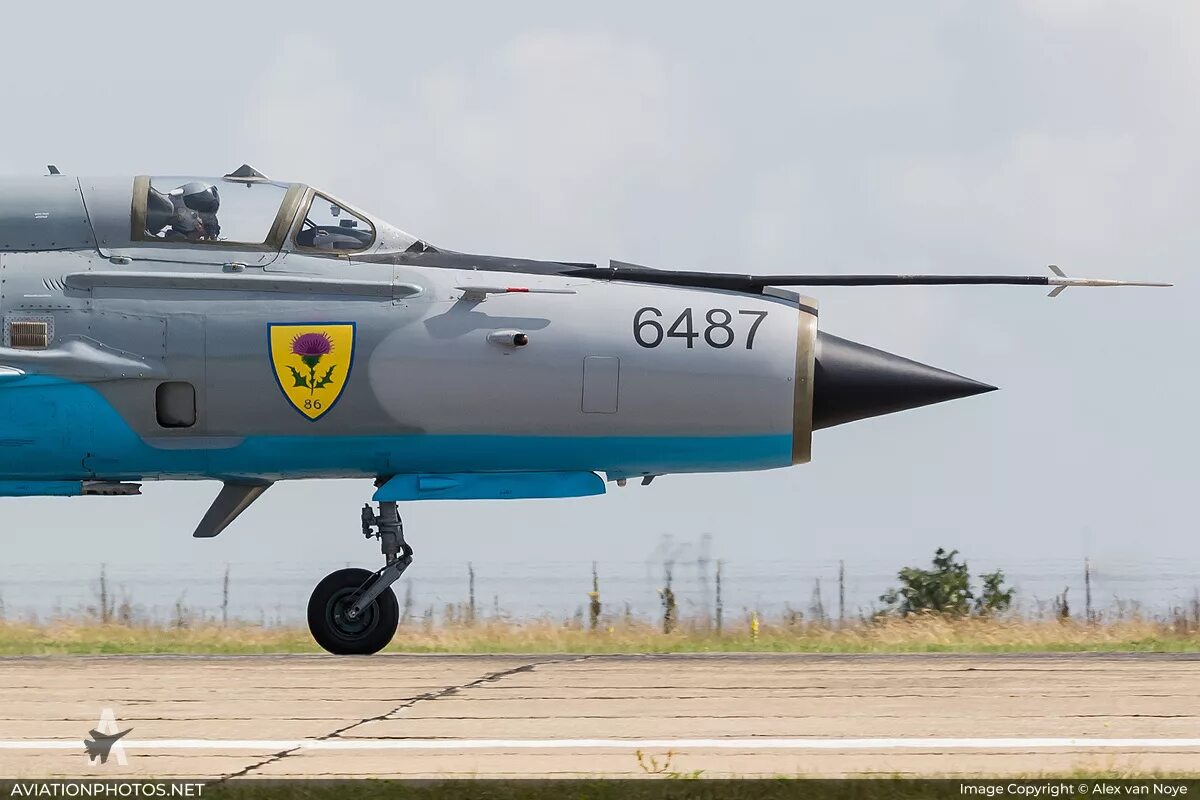 Mig-21 lancer ввс румынии. Ввс румынии. Ввс румынии. Миг-21 реактивный самолёт. Ввс румынии.