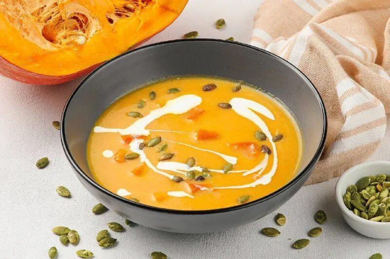 Морковный суп с тыквой. Суп пюре из тыквы белькович. Блюда с морковным пюре. Суп из тыквы с морковью и луком. Крем суп из тыквы.