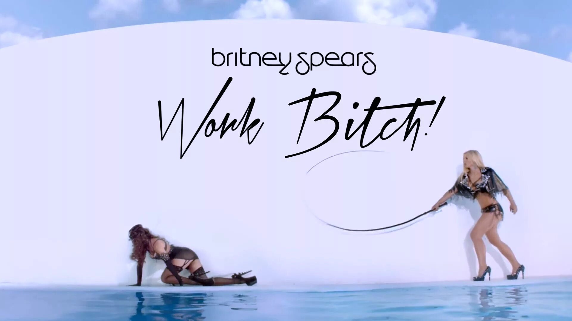 Человек с компьютером на пляже. Britney spears work. Ворк бич. Бритни спирс ворк бич. Ворк бич.