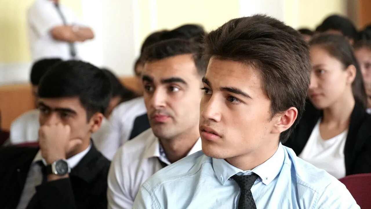 Таджикская институты. Абитуриенты Таджикистана. Таджики университет. Абитуриенты в Таджикистане 2022. Студенты -выпускники в Таджикистане.