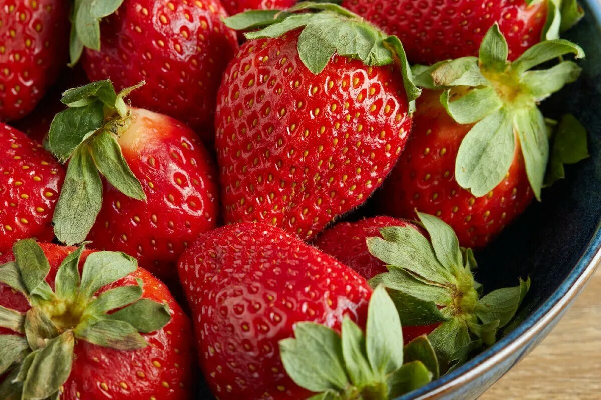 Клубника вкусная. Клубника мурано. ремонтантная клубника мурано. сорт земляники мурано. клубника мурано семена.