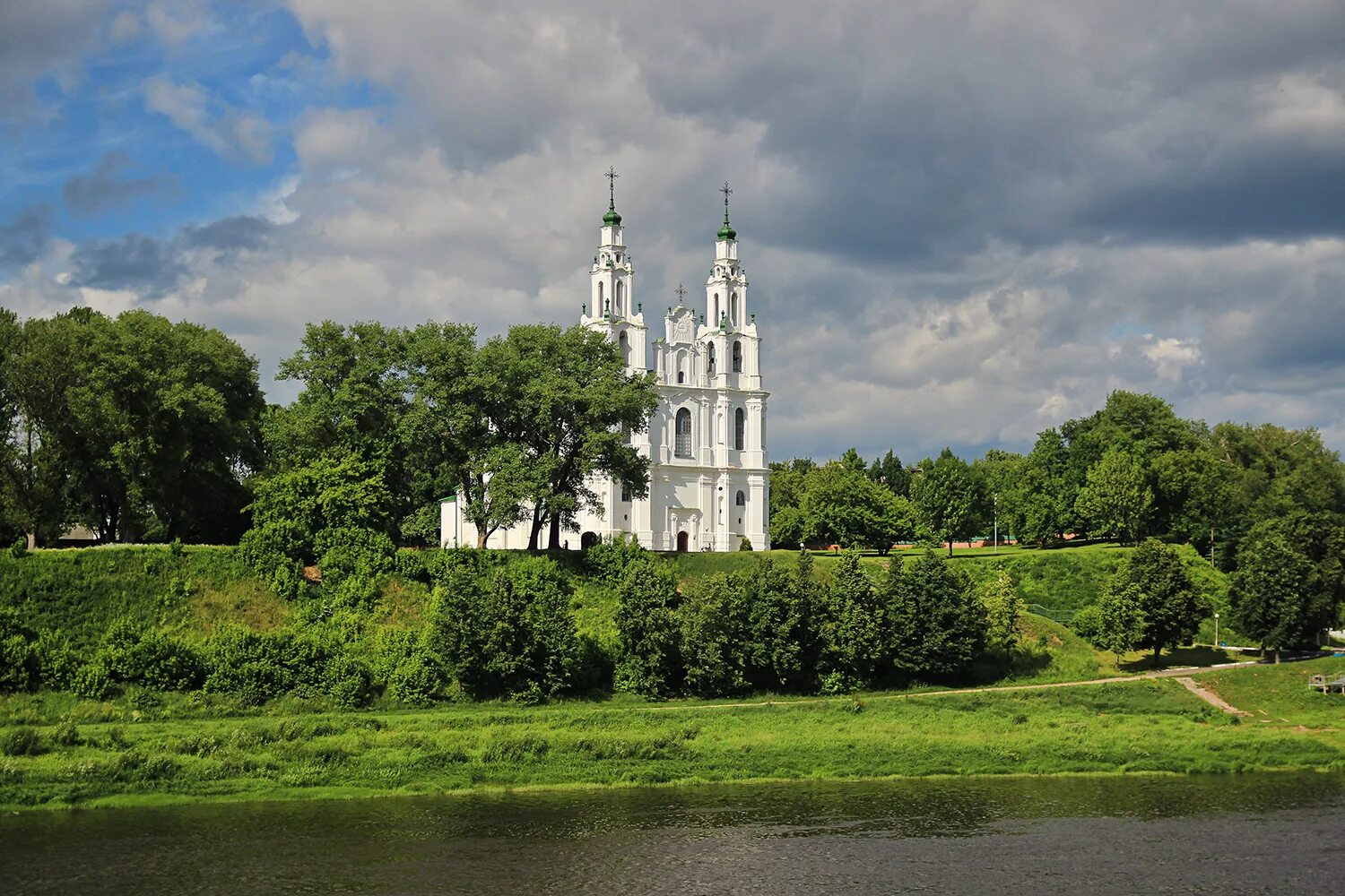Полоцк город достопримечательности. Древний полоцк. Достопримечательности беларуси софийский собор. Г полоцк беларусь софийский собор. Полоцкий софийский собор.