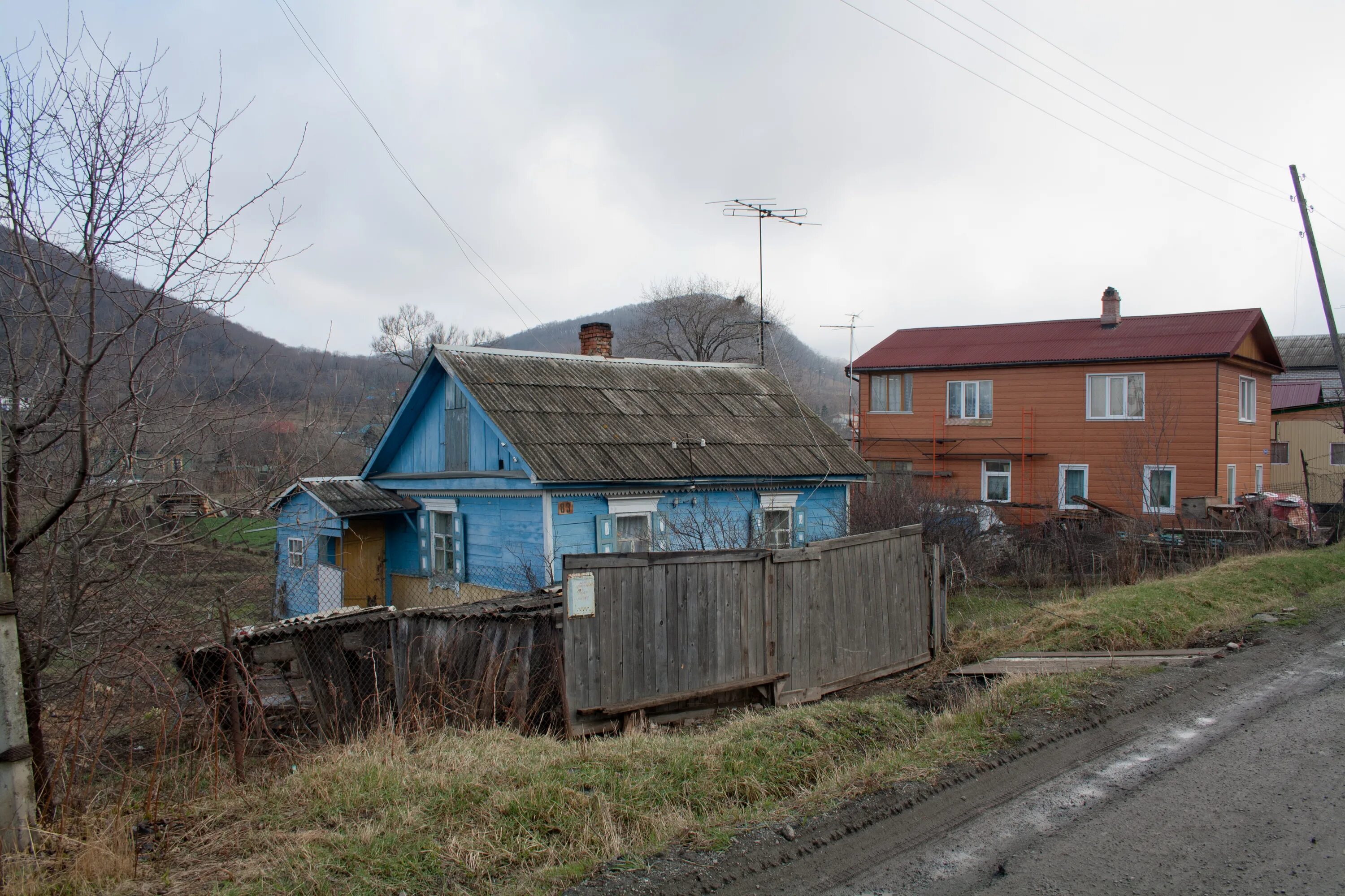 Дом на улице лазо. Лазо 85. посёлок лазо. залари улица лазо. село лазо молдова.