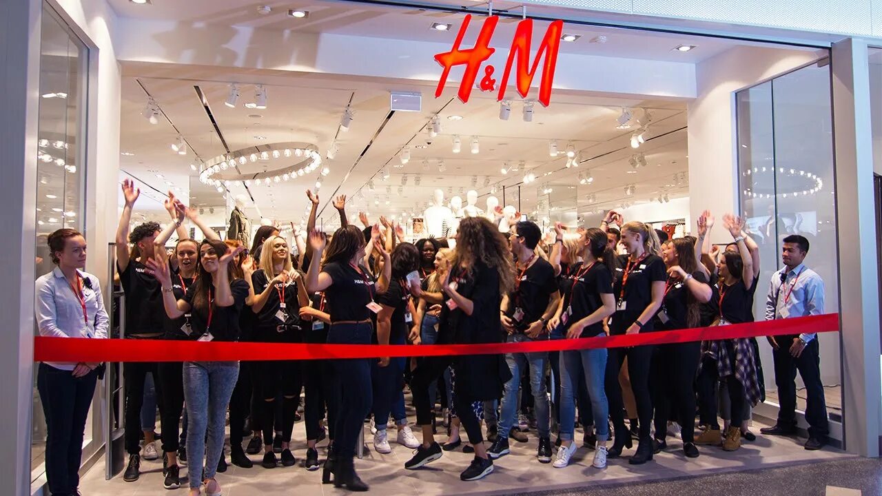 Флагманский магазин HM В Москве. Открытие магазина. Работники h&m. H M открытие магазина. Когда открылся магазин