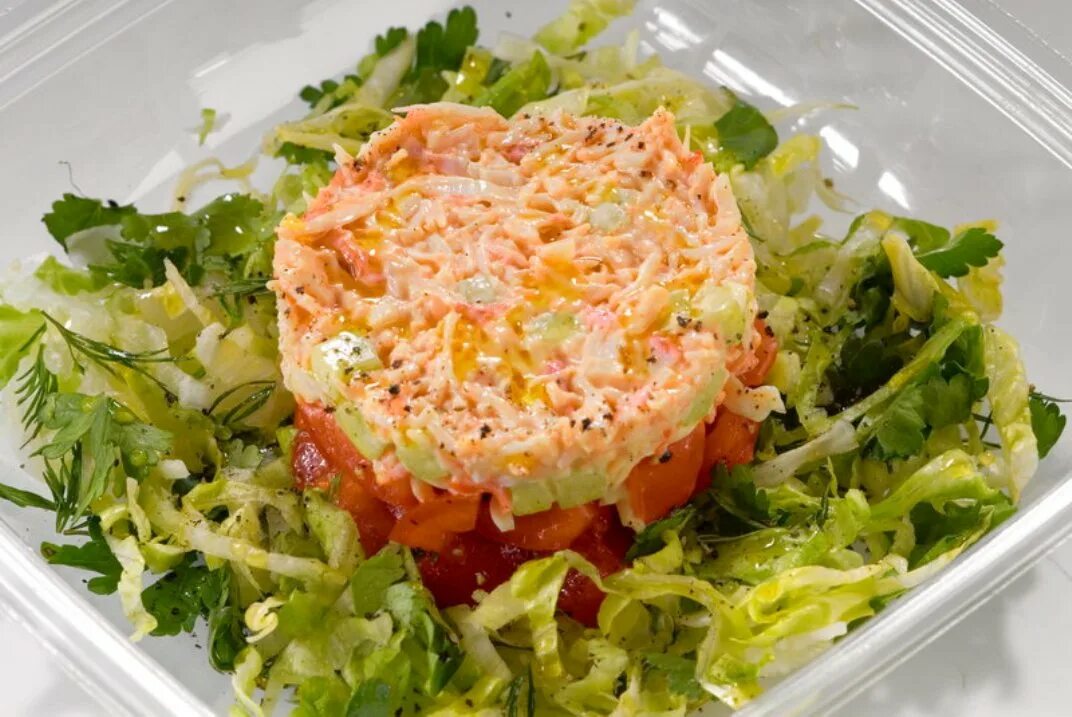 Мясо криля. Слоеный салат с мясом криля. Салат из криля рецепт. Салат с крилем консервированным. Салат из мяса криля.