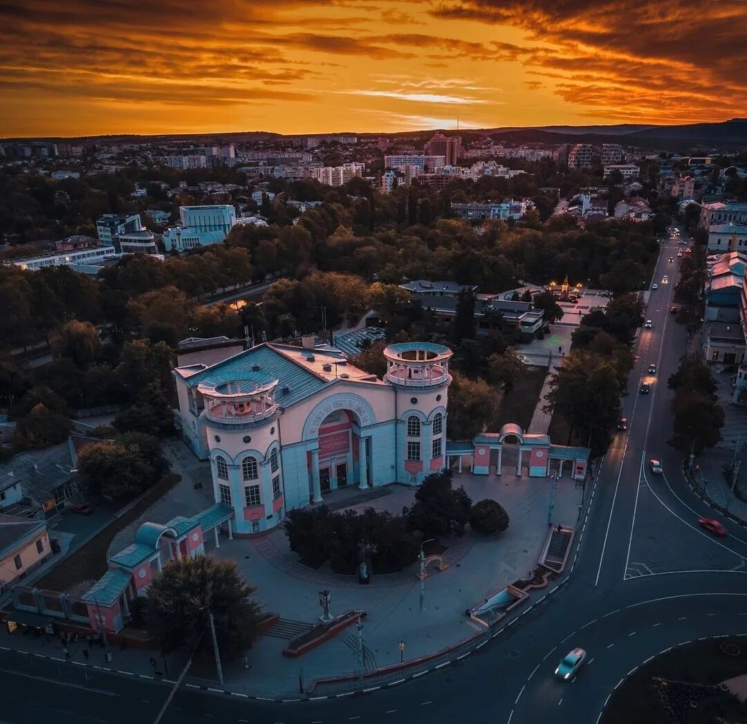 Столица крымской республики. Симферополь центр города. Симферополь столица Крыма. Симферополь центр кинотеатр Симферополь. Симферополь центр города 2023.