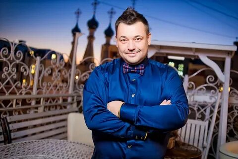 Исполнители группы вверх