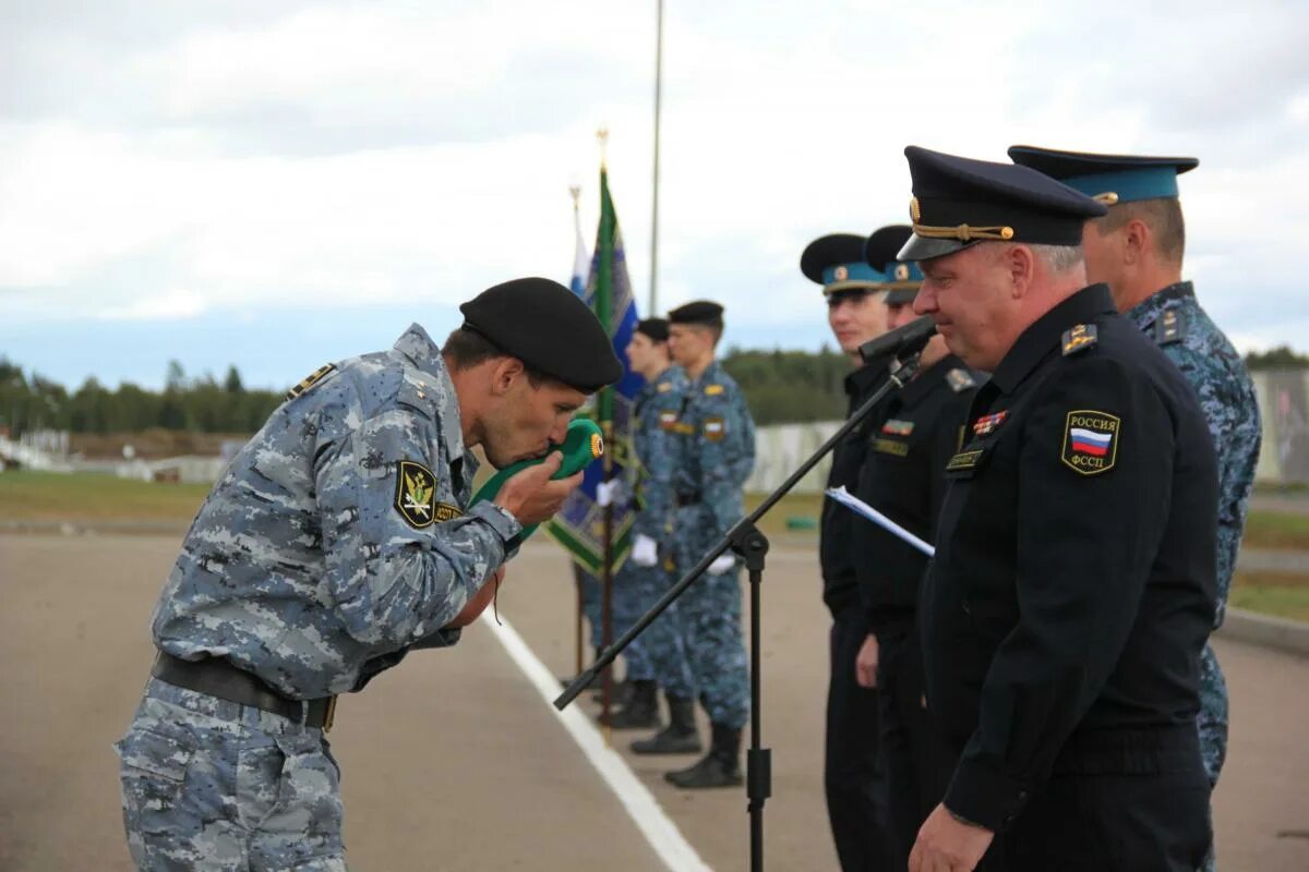 судебные приставы берет. мишин андрей фссп калуга. зелёный берет фссп россии. головной убор сотрудников фссп. берет судебного пристава.
