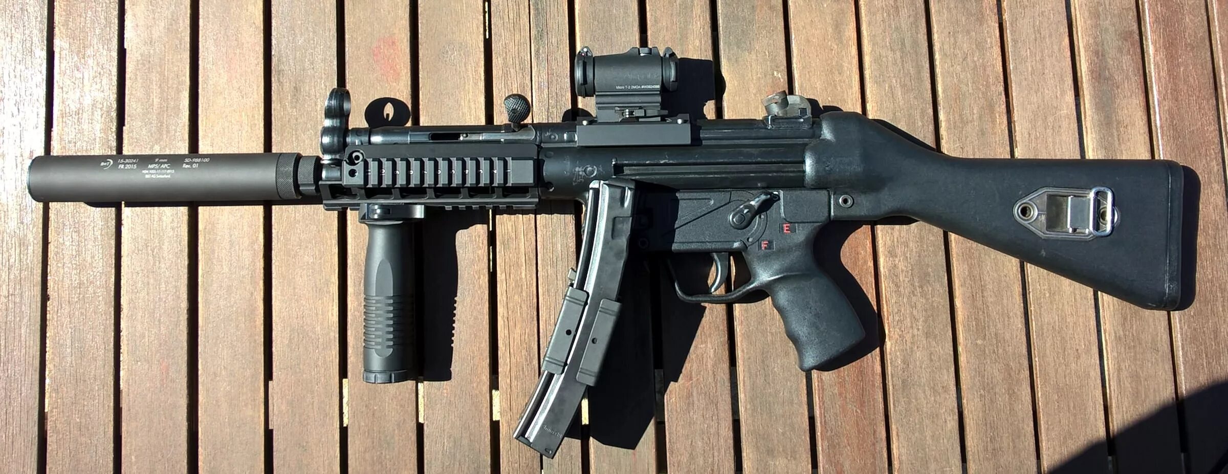 27mp400 b. Aug a3 with Aimpoint t2. Аймпойнт м2. Aimpoint Micro h1 t1. Прицел Аимпоинт.