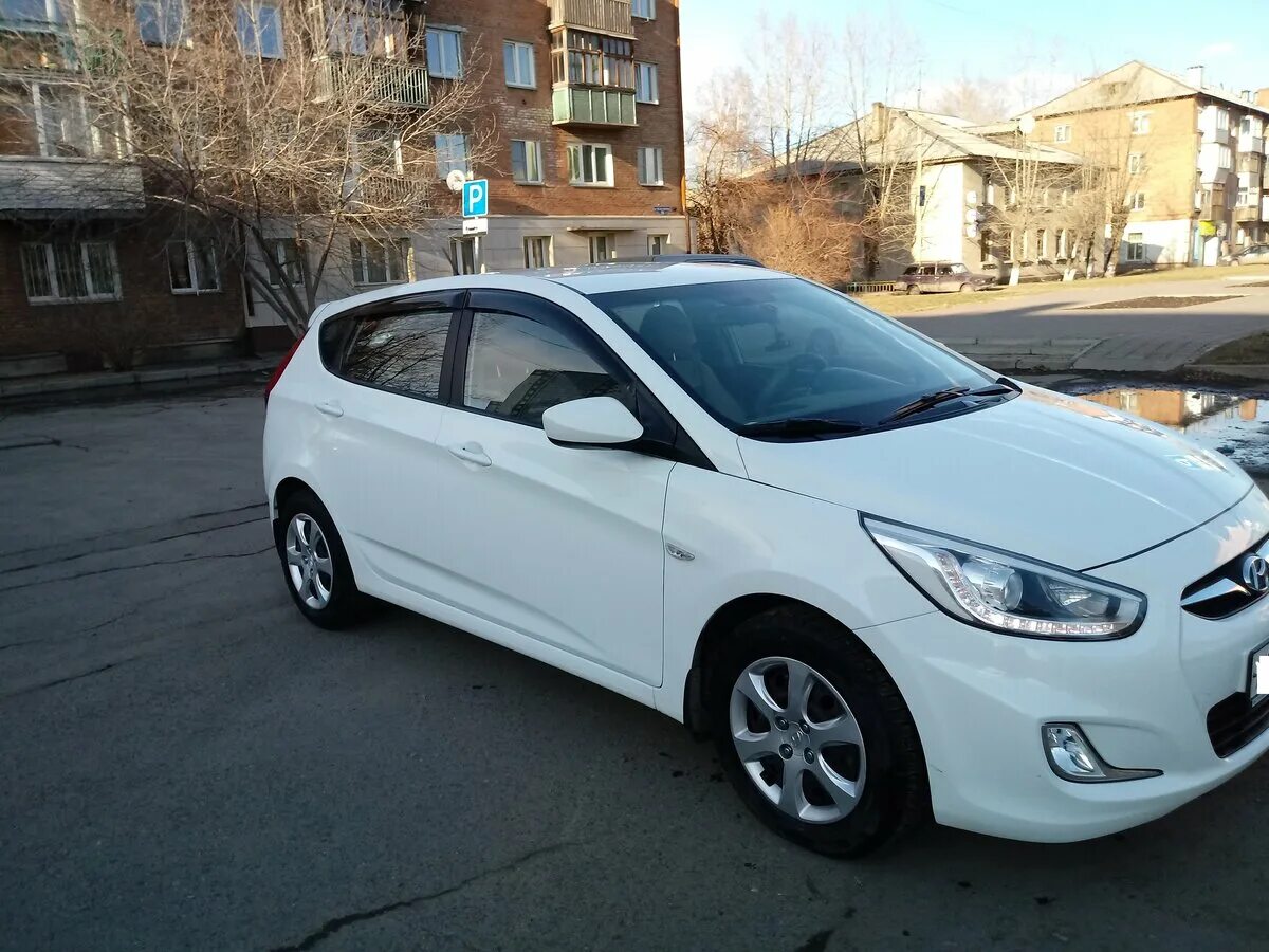 солярис авто ру. Hyundai solaris 2013 синий. Solaris 2013 хэтчбек. хендай солярис серебристый 2013. хундай солярис 2013 год.
