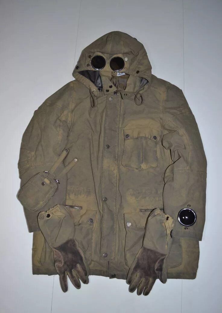 Одежда c p