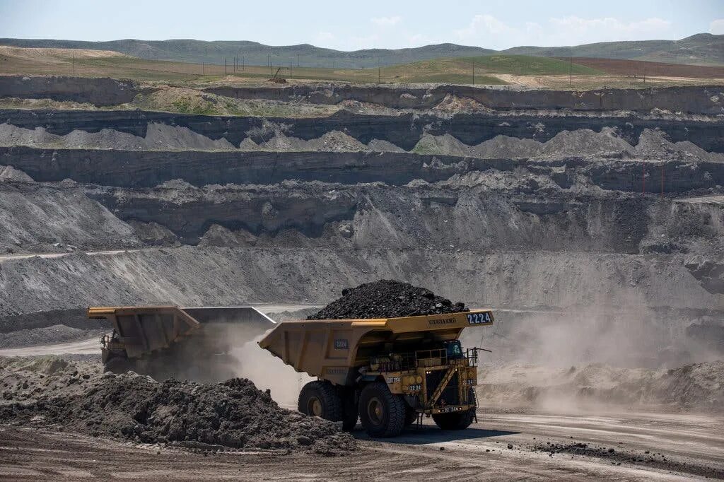 Угольная промышленность. Добыча угля. Угольные месторождения. Угольный разрез.