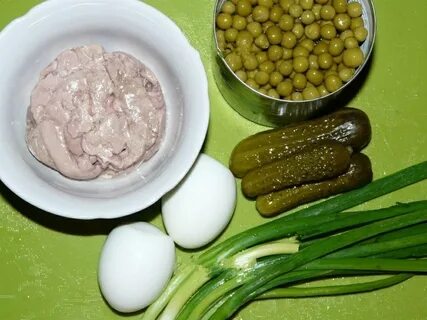 Печень трески с огурцом