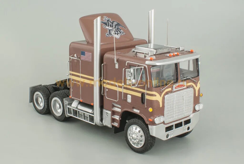 Freightliner 1 43. Welly models 1 32 peterbilt 379. Freightliner 1 43. White freightliner coe. 1/43 ixo.