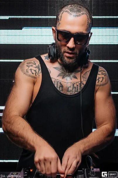 Dg meg. Dg meg. Dj meg 2023. Диджей мег и тимати. Мальдивы тимати кэмп.