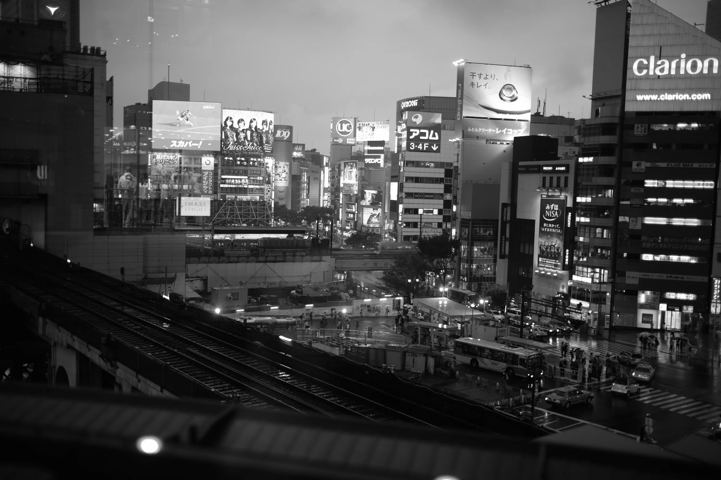 Tokyo black. Черно белый Токио. Токито черно белый. Город Токио черно белый. Города Японии чб.