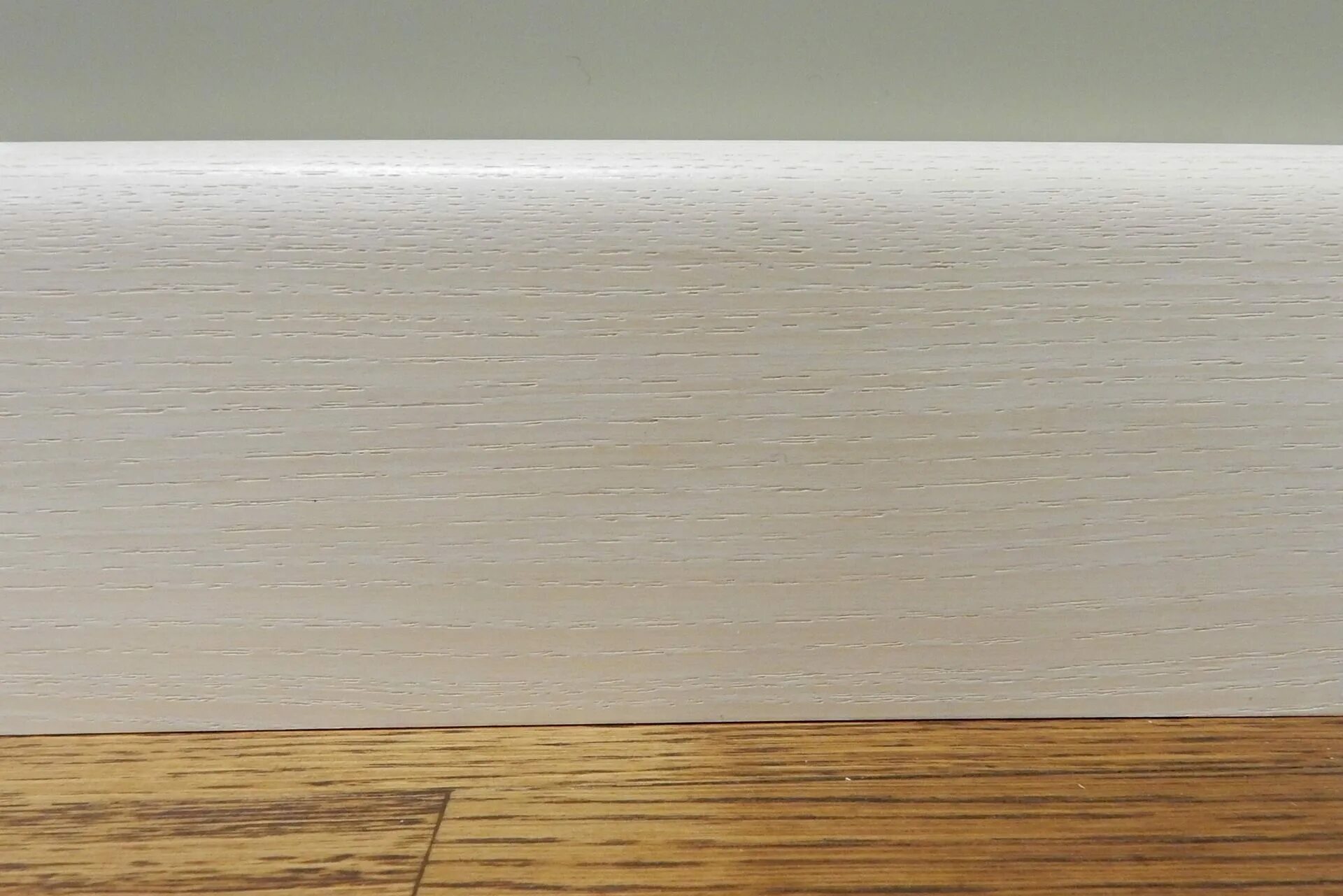 плинтус deconika ясень бьянко 255. плинтус: 255 ясень бьянко пвх ideal 80 мм. идеал 80 мм 255 ясень бьянко.