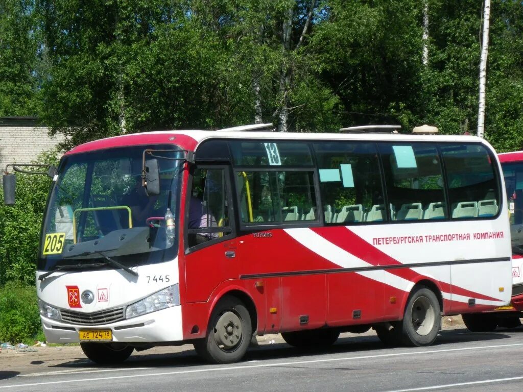 Автобус 205 курья. Ютонг 6737 маршрутка СПБ. 205 Маршрутка. 205 Автобус СПБ. Маршрутка 205 Токсово.