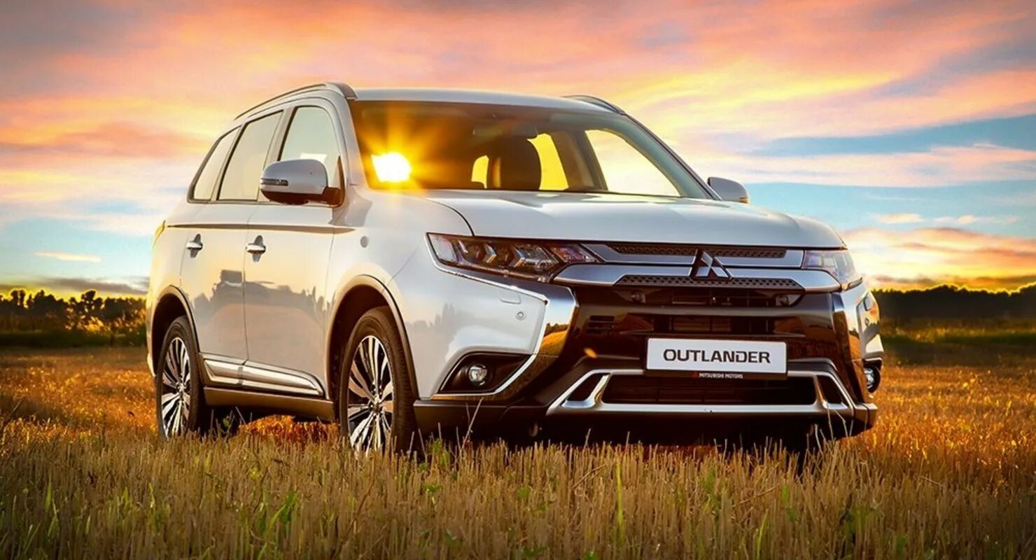 Mitsubishi outlander отзывы владельцев. Мицубиси Аутлендер 2019. Мицубиси Аутлендер 2020. Митсубиси Аутлендер 2018. Новый Митсубиси Аутлендер.