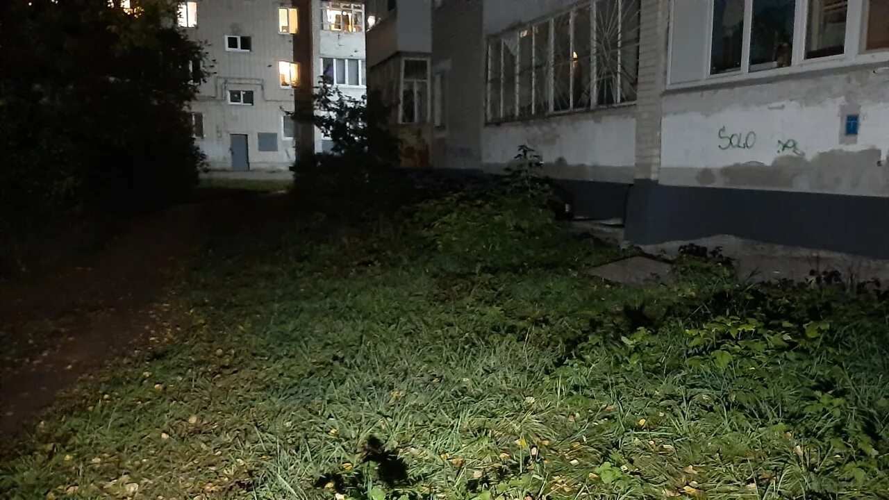 Шестиклассница выпрыгнула. В Дзержинске 10-летняя девочка упала с балкона пятого этажа. Упала с балкона 5го этажа Узбекистан. Выпал с 9 этажа Коломна Дзержинского.