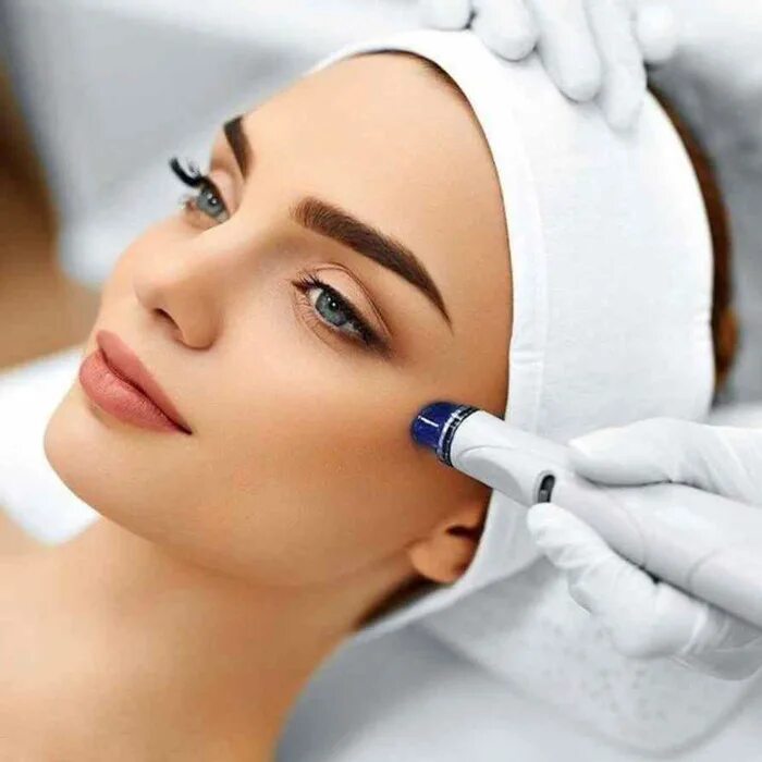 Вакуумный гидропилинг HYDRAFACIAL. Алмазная микродермабразия HYDRAFACIAL. Лицо косметология. Аппаратная косметология для лица. Чистка лица услуги