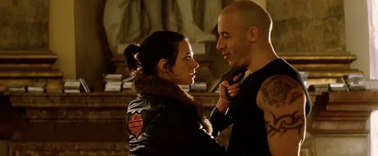 Азия Ардженто В Коротком Платье – Три Икса (2002)