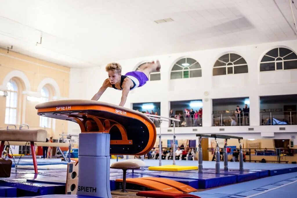 Легкоатлетический манеж чебоксары. Великий новгород гимнастика спортивная школа. Легкоатлетический манеж мгсу. Легкоатлетический манеж омск. Мафсу сшор 7 манеж.