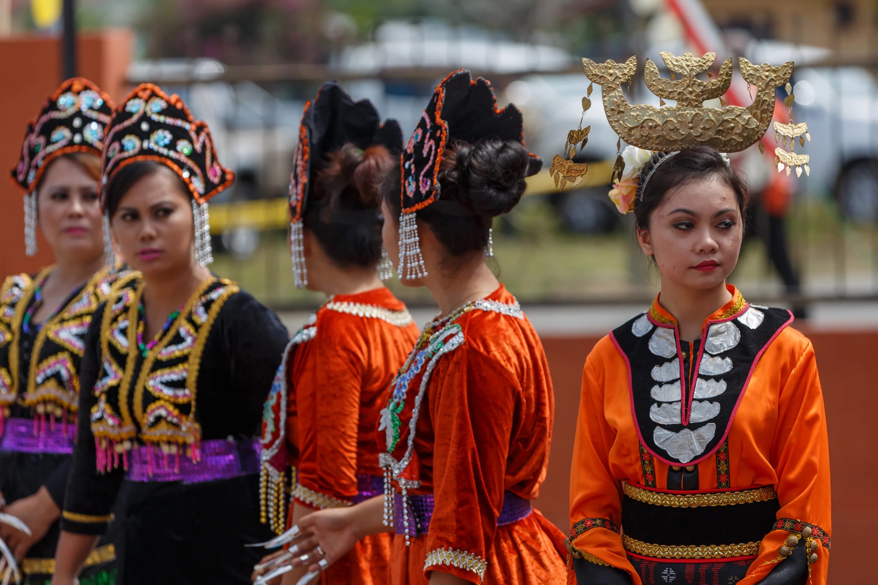 Народность Хань в Китае. Китай и Россия народ. Разные народы Китая. Народы России китайцы. Крупнейшие народы азии