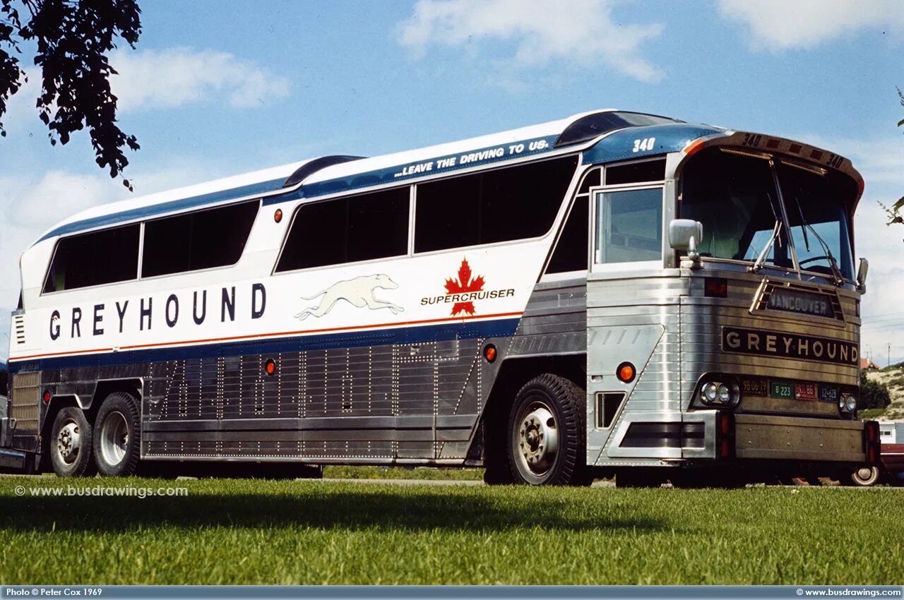 Пятьдесят шестого автобуса. Грейхаунд Bus. Грейхаунд автобус США. GMC Greyhound Scenicruiser. MCI mc6 Bus.