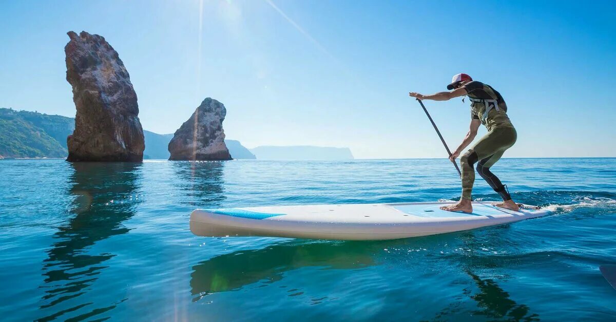 Море проката. Sup САП борд. Sup серфинг. Доска для серфинга. Доска для серфинга на воде.